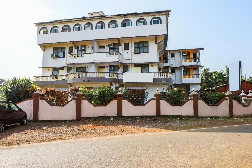Hotel Priti International Mapusa Bagian luar foto
